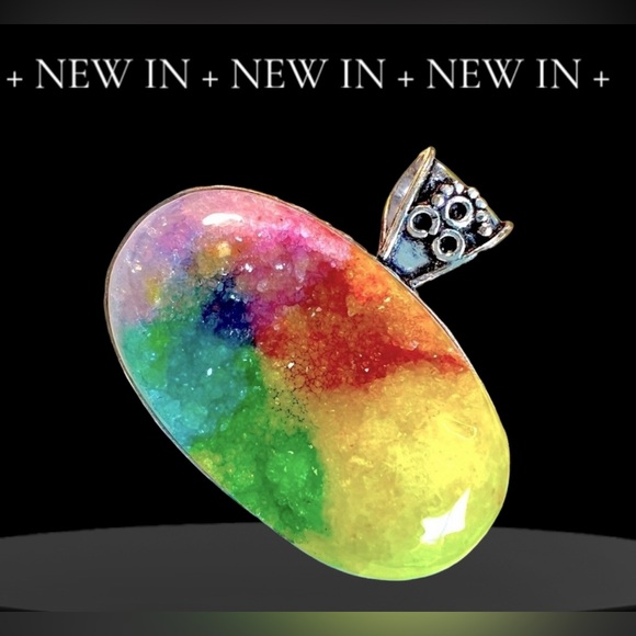 RAINBOW SOLAR QUARTZ - Picture 1 of 5